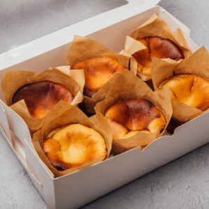 Baileys minicheesecakes baked in a box