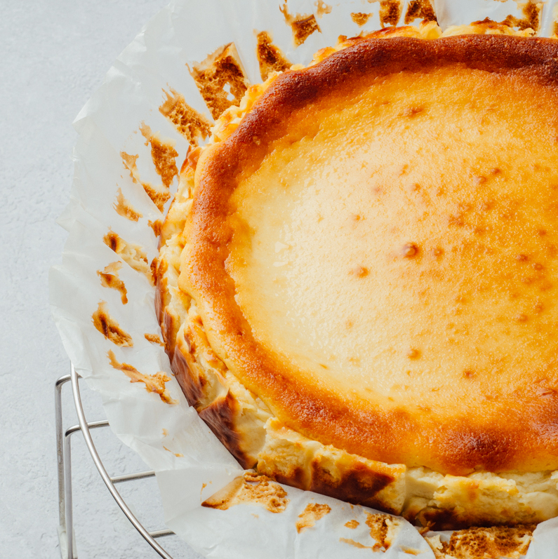 Baked burnt cheesecakes of classic flavour, pistachio and ganache chocolate topped